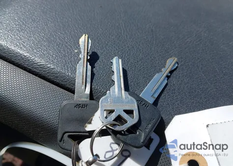 2010 Ford E-350 Super Duty Commercial/Recreational z USA, uszkodzony, nr VIN 1FTSS3EL1ADA11865